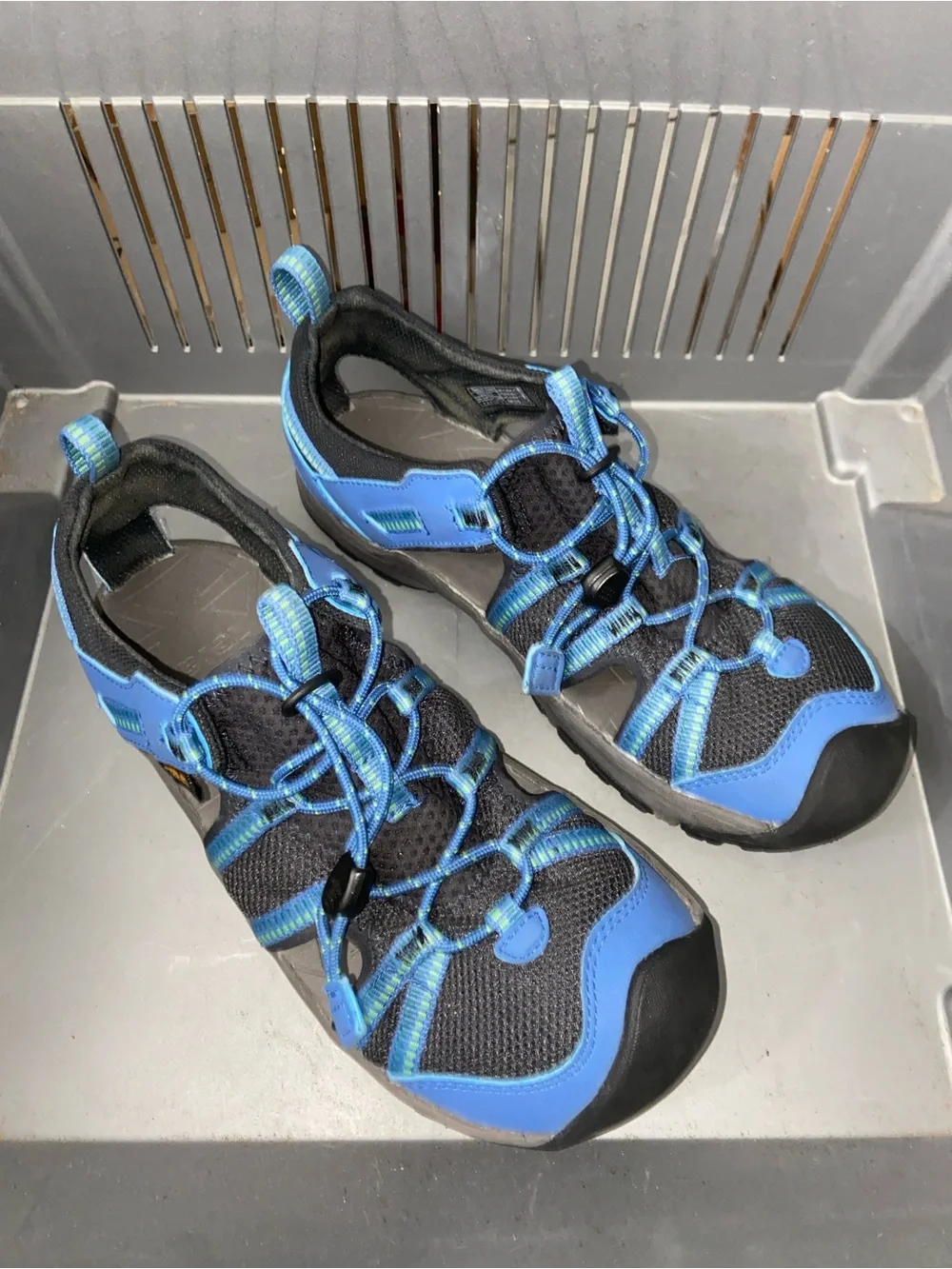 Teva Kids Manatee Water Sandals Closed Toe Hiking Shoes Black Size 4Y US 36 EU